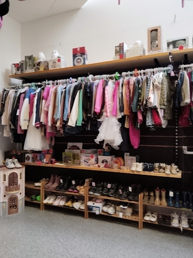 Monsters Second Hand Kinderkleidung - Children's clothing store in Muhlbach im Pinzgau, Austria