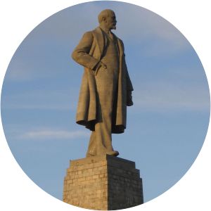 Monument to Lenin at the entrance of the Volga-Don canal - 