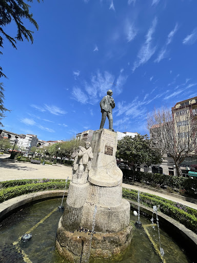 Monumento a Castelao - Tourist attraction in Redondela, Spain