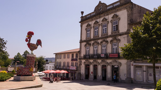 Monumento ao Galo de Barcelos Alheira - Heritage preservation in Alheira e Igreja Nova, Portugal