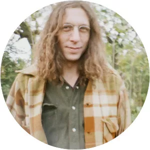 Moon Bros. - Musical artist