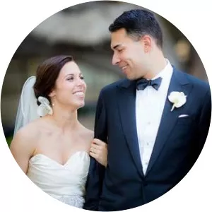 Morgan Holt - Physician ‧ Stefan Holt's wife