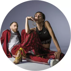 bearoid muevelo reina