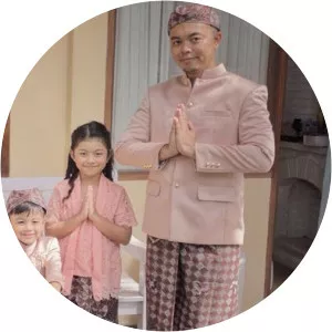 munawar at thareeq gibran rosadi - Nisya Ahmad's son