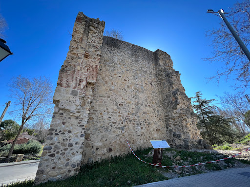 Muralla Medieval Talamanca - Historical landmark in Talamanca de Jarama, Spain