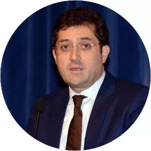Murat Hazinedar - Politician