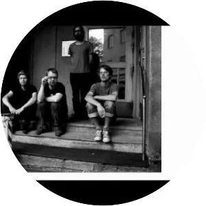 Mustat Kalsarit - Musical artist