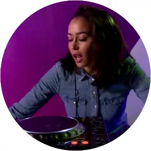 Nafthaly Ramona - Musical artist