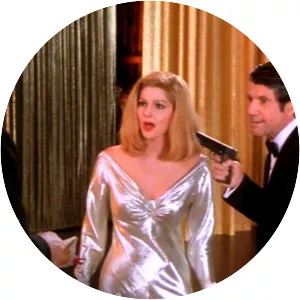 Naked Gun 33⅓: The Final Insult - 1994 ‧ Parody film/Crime ‧ 1h 23m