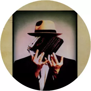 Naked Lunch - 1991 ‧ Drama/Fantasy ‧ 1h 55m