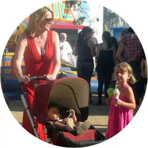 Nala Belle Macherey - Laurel Holloman's daughter