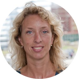 Naná de Graaff - Political scientist