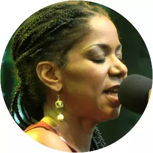 Nancy Vieira - Singer