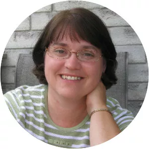 Natalie Hyde - Author