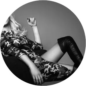 Natalija Bunkė - Singer