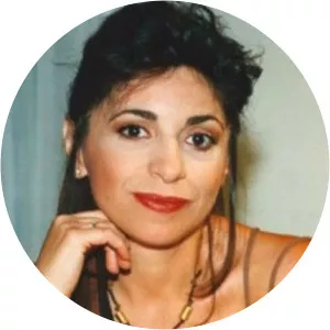 Natassa Tsakarisianou