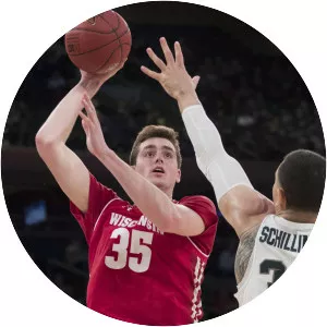 Nathan Reuvers - Basketball player