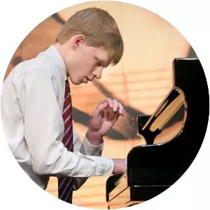 Nathan Schaumann - Singer