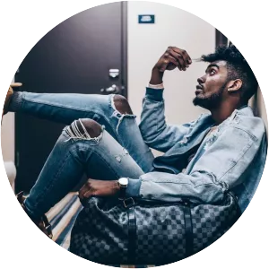 Natra Average - Musical artist