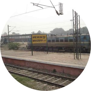 Naya Azadpur railway station