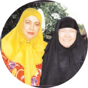 Naziha Adil - Hisham Kabbani's wife