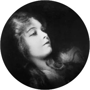 Nell Dorr