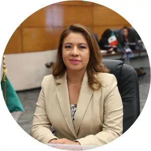 Nelly Maceda Carrera