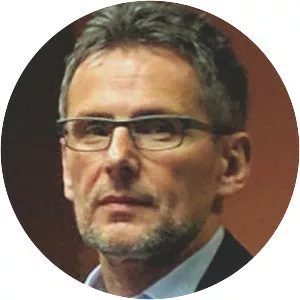 Nenad Medvidović - Author