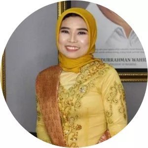 Neng Eem Marhamah Zulfa Hiz.