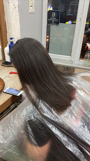 Neon Bay Bayan Kuafor