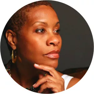 Neshormeh Lindo photograph