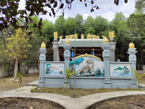 Nguyen Dinh Traditional house