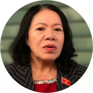 Nguyen Thi Xuan Thu - Politician