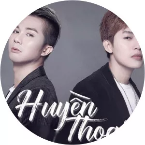 Nhóm Huyền Thoại