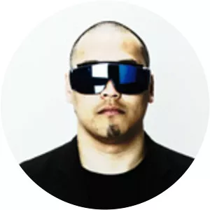 ni-21 - Musical artist