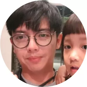 Nia Lavenia - Singer