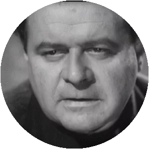 Niall MacGinnis - Irish actor