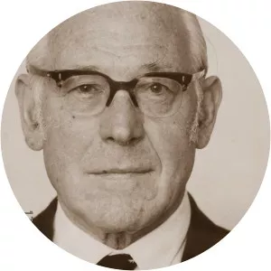 Niall Macpherson, 1st Baron Drumalbyn