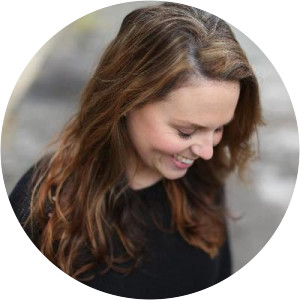 Niamh Webb - Voice actress