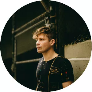 Nic Hanson - Musical artist