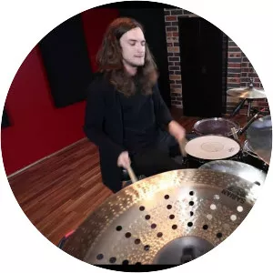 Nic Pettersen - Musical artist