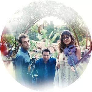 Nickel Creek - Musical group