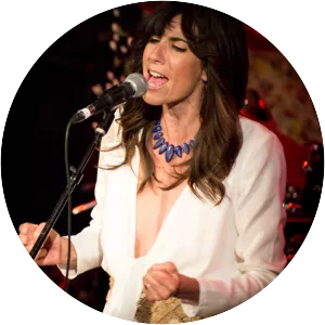 Nicki Bluhm