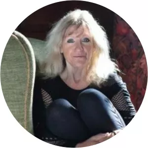 Nicola Clayton - British psychologist