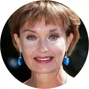 Nicola Pagett