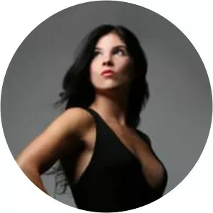 Nicole Cinaglia - Actress