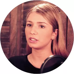 Nicole Cross - Singer