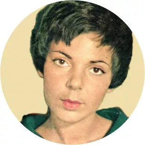 Nicole Louvier - Singer-songwriter