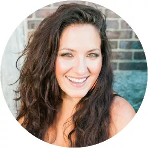 Nicole Zuraitis - Vocalist