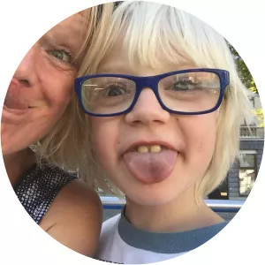 Nicoline Dossche - Actress